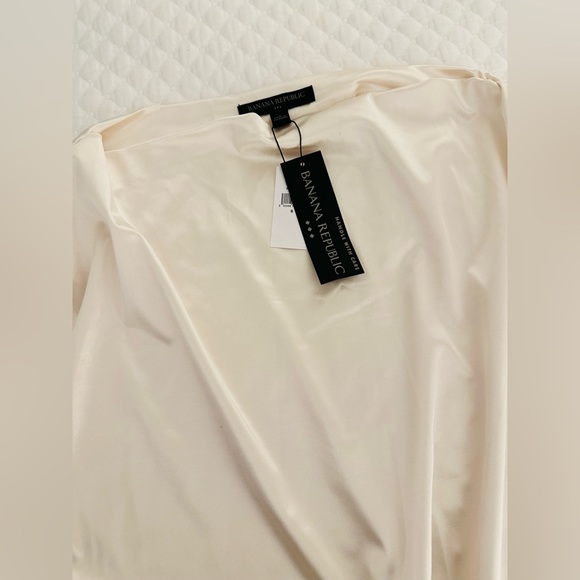 Banana Republic SATIN OFF-SHOULDER TOP ,Size S - Picture 3 of 3